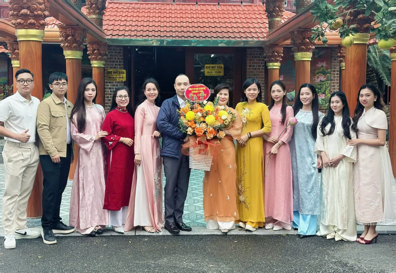 Nhân ngày 20/11,IELTS VicOne muốn gửi lời cảm ơn chân thành đến tất cả các thầy cô 1 584970754 855844196785802 4838470465933724180 n